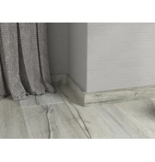 Виниловый плинтус Fine Floor Rich